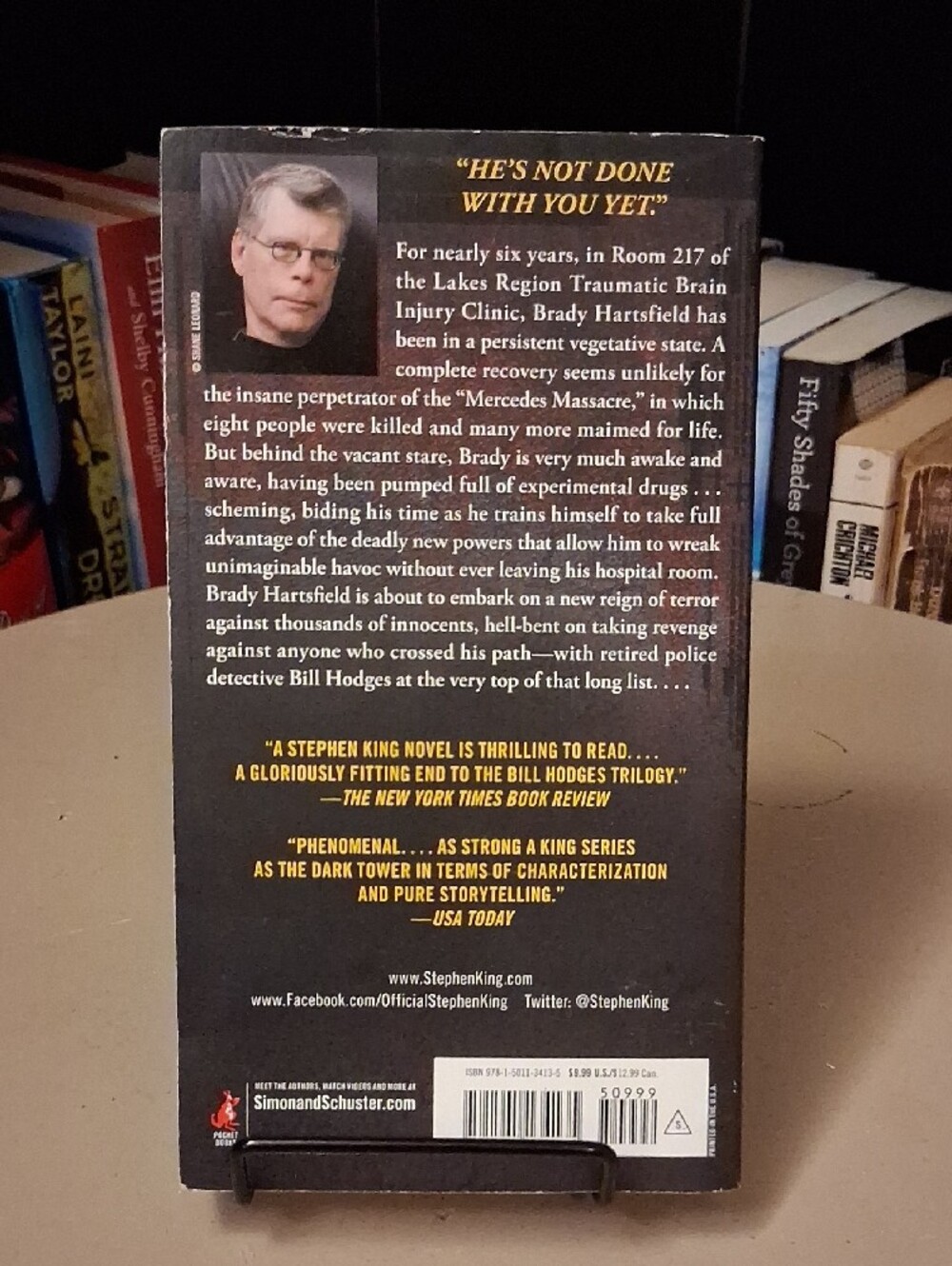 End of Watch By Stephen King - Picture 2 of 3